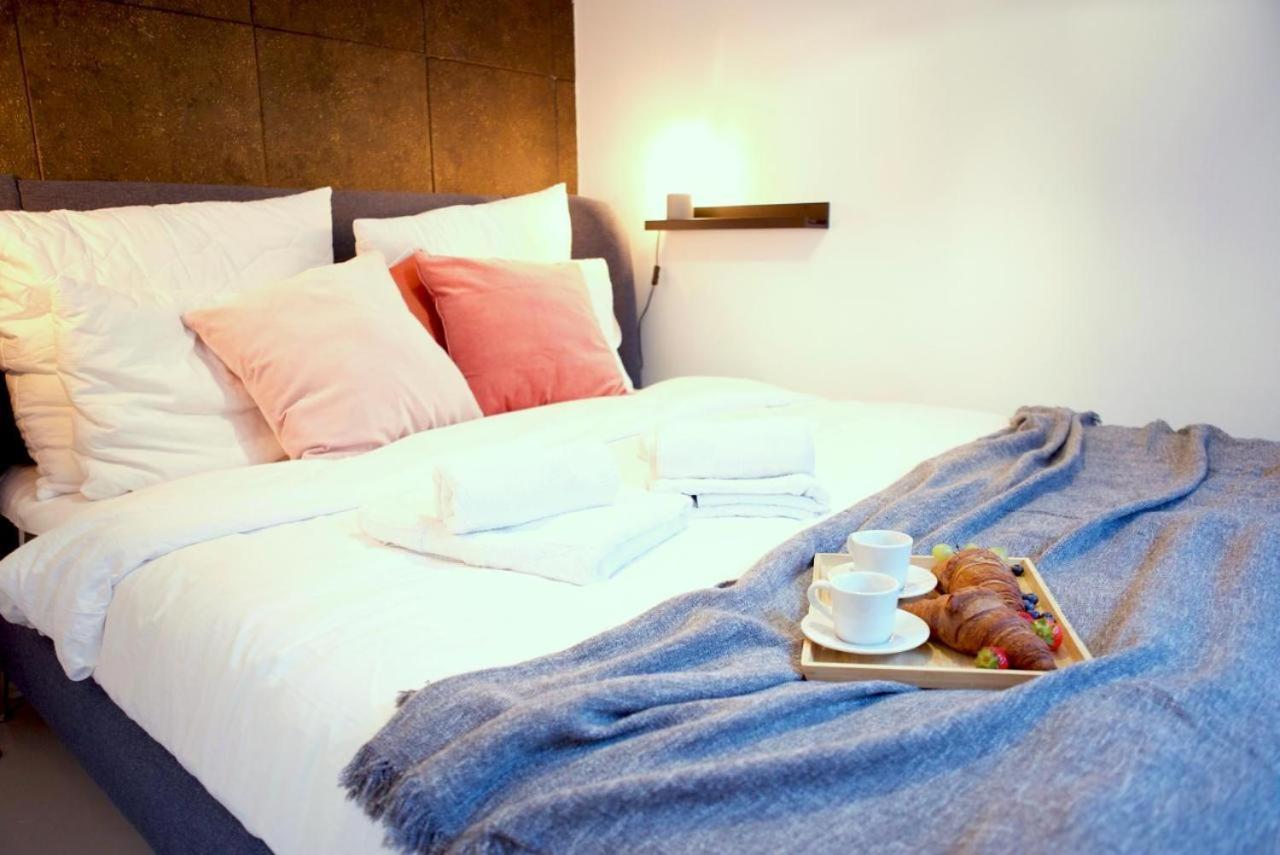 P&O Serviced Apartments Kinowa Warschau Exterior foto